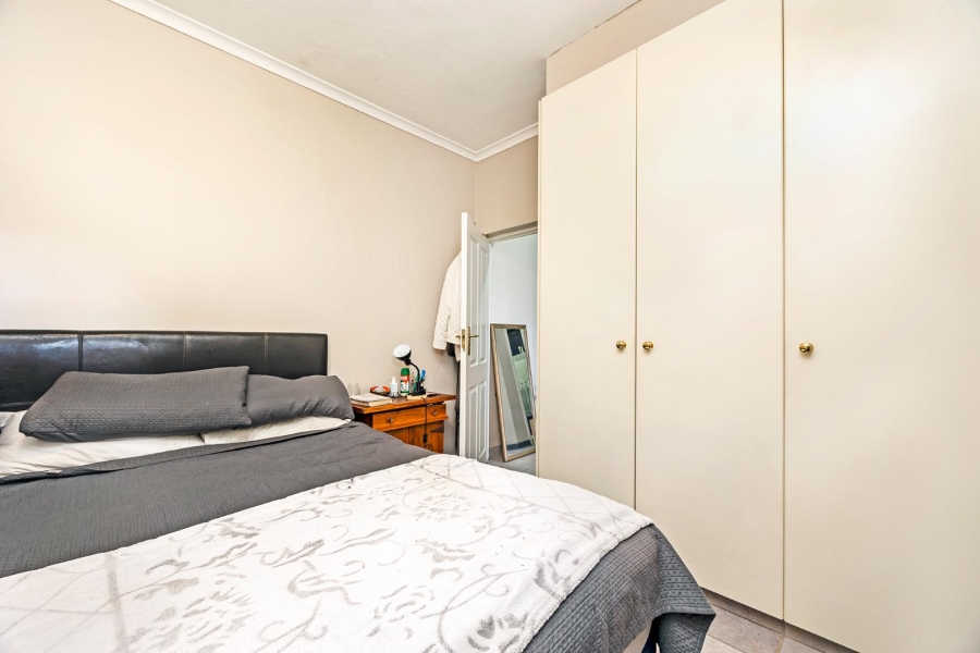 8 Bedroom Property for Sale in Plattekloof Western Cape